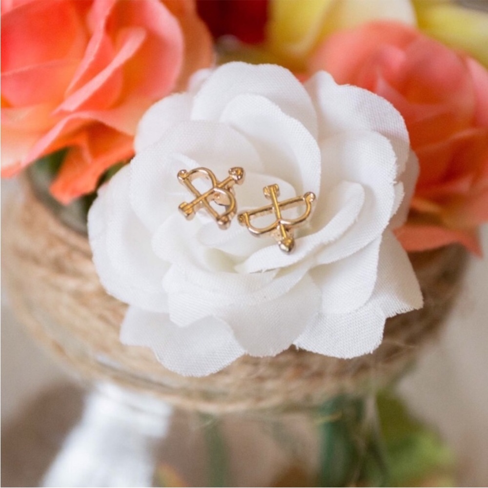 Bow and arrow gold earrings